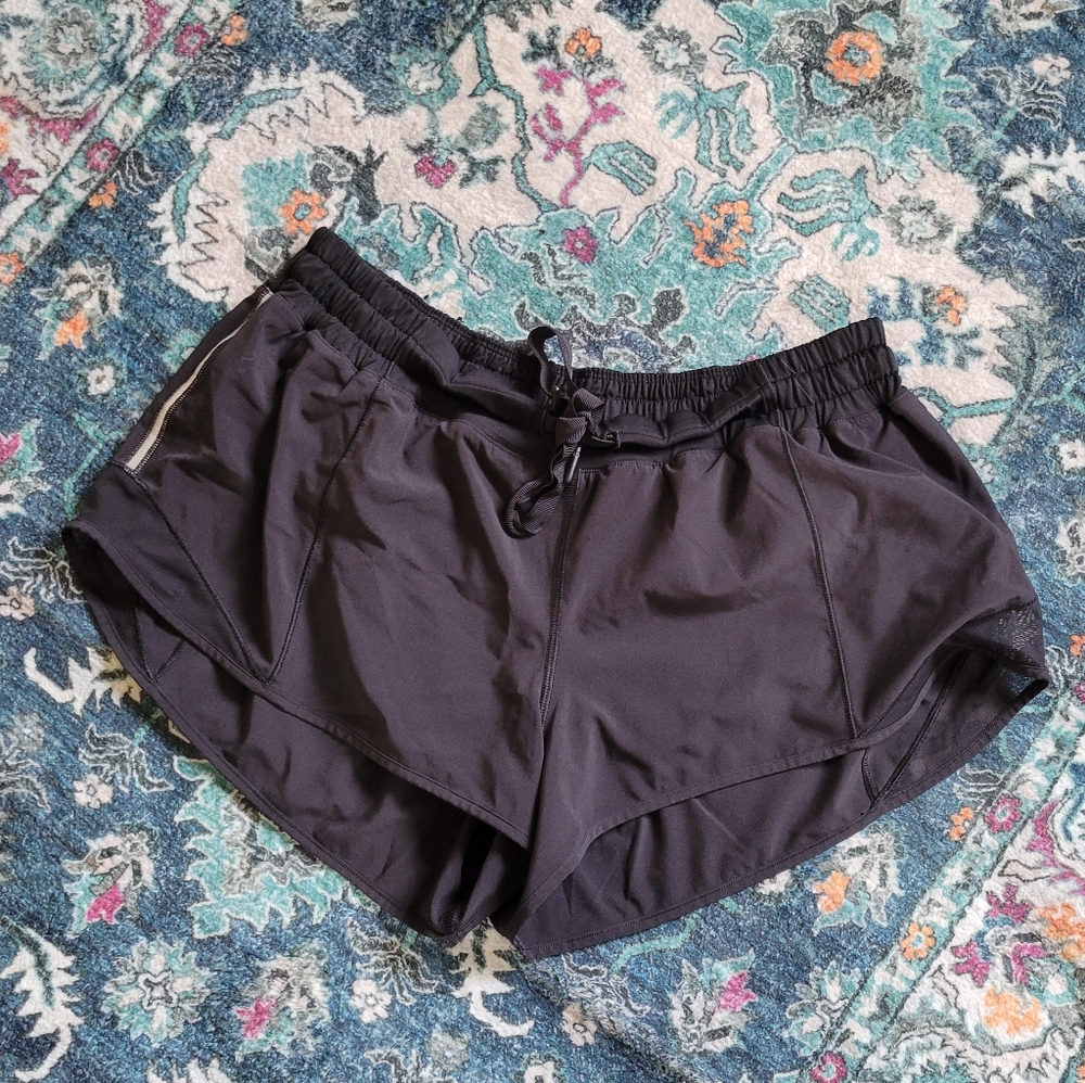 lululemon black hotty hot shorts